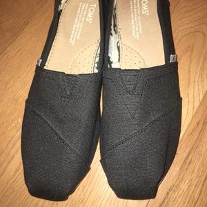 Black Canvas Classic Toms